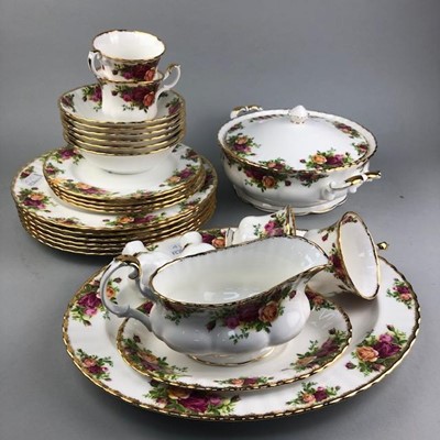 Lot 127 - A LOT OF ROYAL ALBERT 'OLD COUNTRY ROSES' TEA AND DINNER WARE