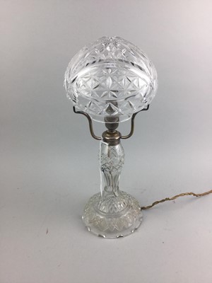 Lot 108 - A CLEAR CUT GLASS TABLE LAMP