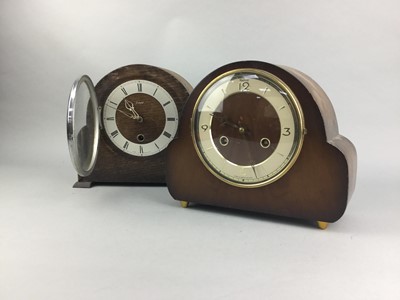 Lot 135 - A TEMPUS FUGIT MAHOGANY CASED MANTEL CLOCK, FOUR OTHER CLOCKS AND A BAROMETER