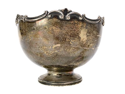 Lot 508 - AN EARLY 20TH CENTURY SILVER PEDESTAL BOWL