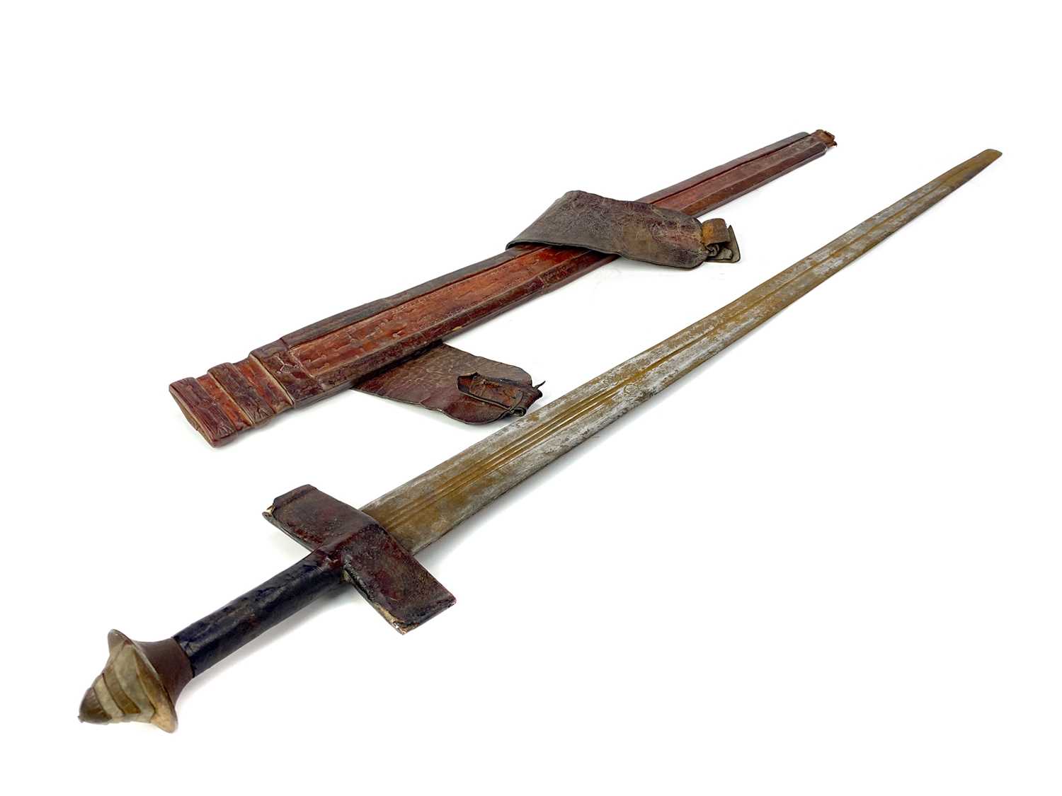 Lot 1649 - AN EARLY 20TH CENTURY AFRICAN TAKOUMBA SWORD
