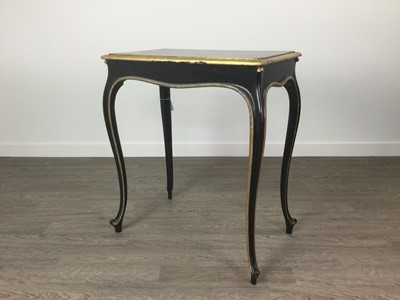 Lot 1400 - AN EARLY 20TH CENTURY EBONISED TEA TABLE