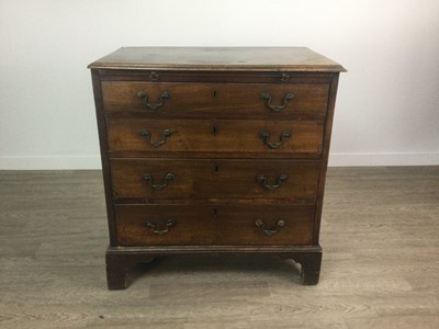 Lot 1407 - A GEORGE III BACHELORS CHEST OF DRAWERS