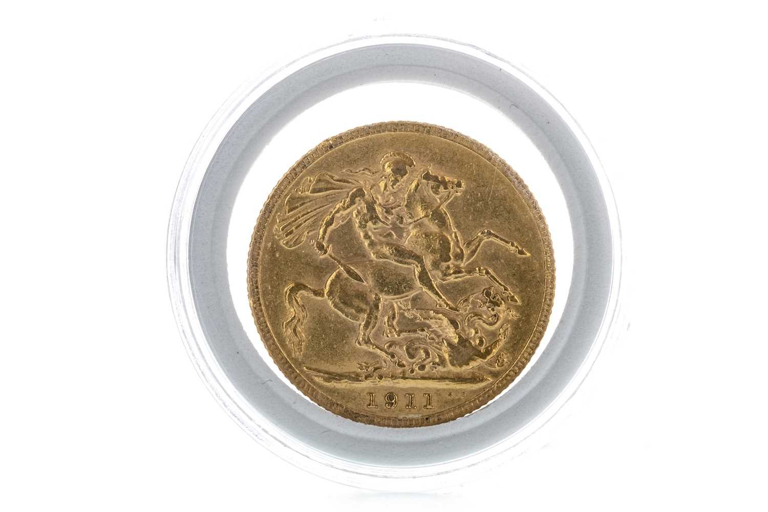 Lot 23 - A GEORGE V (1910 - 1936) GOLD SOVEREIGN DATED 1911