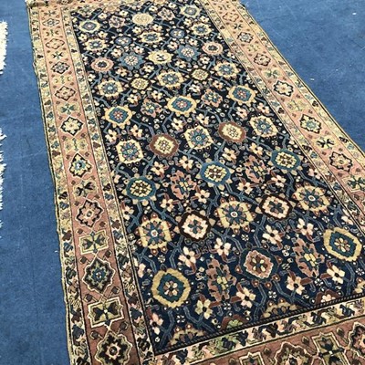 Lot 370 - A 20TH CENTURY PERSIAN RUG