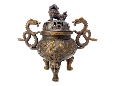 Lot 814 - A 20TH CENTURY CHINESE BRONZE CENSER