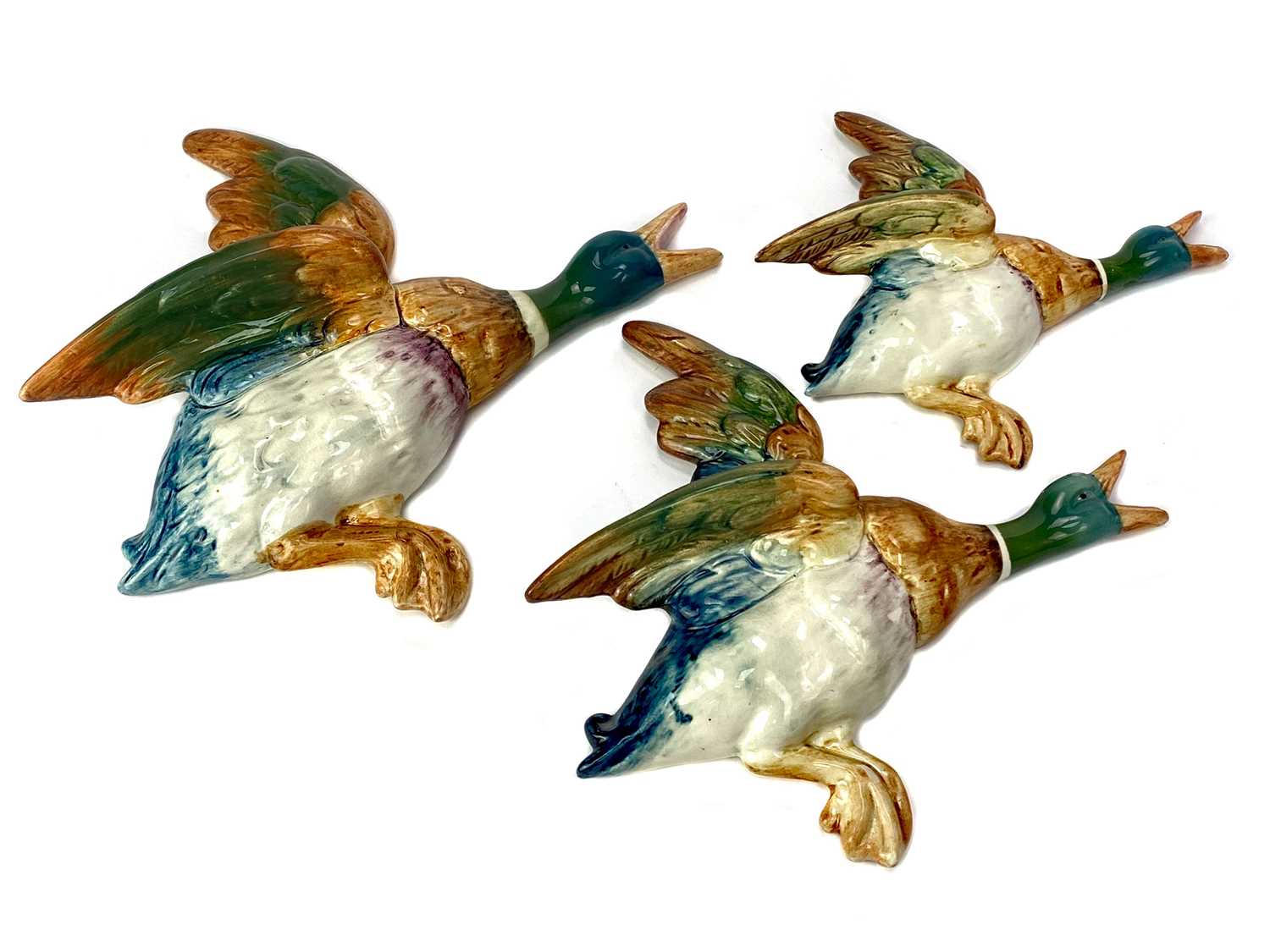 Lot 1068 - A GRADUATED SET OF FIVE BESWICK FLYING DUCKS