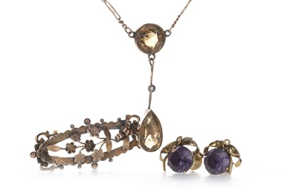 Lot 1347 - A GEM SET AND SEED PEARL PENDANT, PAIR OF EARRINGS AND A BROOCH
