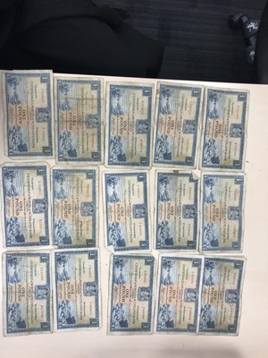 Lot 33 - A LARGE COLLECTION OF SCOTTISH ONE POUND £1 NOTES