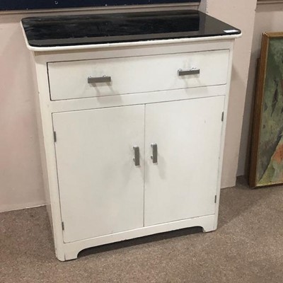 Lot 460 - A MODERN KITCHEN CABINET