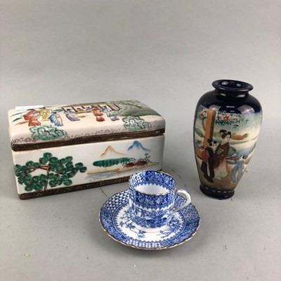 Lot 470 - A CHINESE CERAMIC LIDDED CASKET, SATSUMA VASE AND A COMPOSITE PART DINNER SERVICE