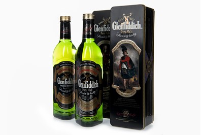 Lot 323 - TWO BOTTLES OF GLENFIDDICH SPECIAL OLD RESERVE IN CLAN TINS