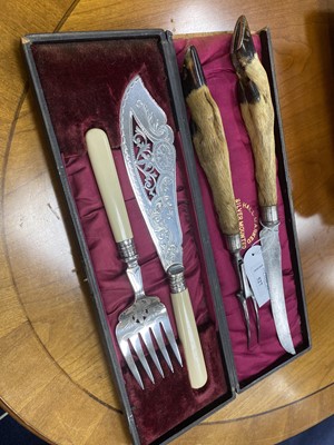 Lot 527 - A PAIR OF FISH DIVIDERS AND A CARVING KNIFE AND FORK