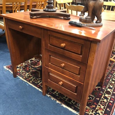 Lot 510 - A MODERN SINGLE PEDESTAL DESK