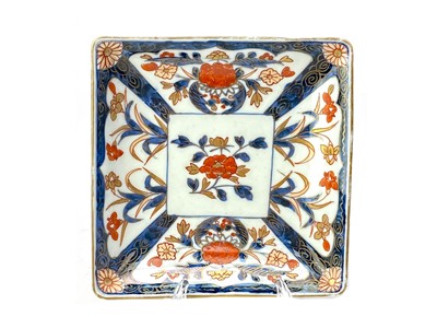 Lot 813 - A SET OF FOUR JAPANESE IMARI SQUARE DISHES