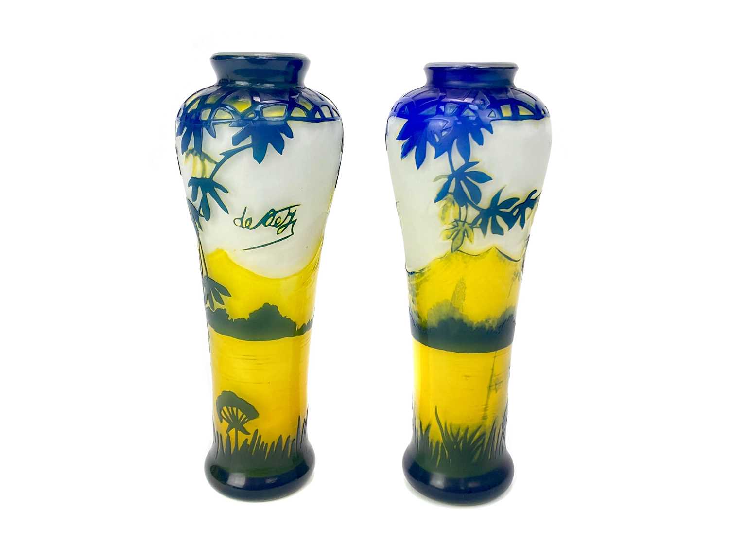 Lot 1093 - A PAIR OF DE VEZ CAMEO GLASS VASES