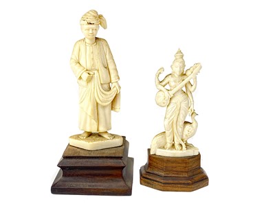 Lot 829 - A LOT OF TWO EARLY 20TH CENTURY INDIAN IVORY CARVINGS