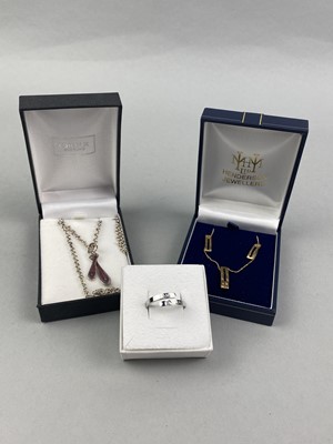 Lot 49 - A GOLD NECKLACE AND EARRING SET, ENAMELLED SILVER PENDANT AND A RING