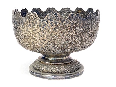 Lot 753 - AN EARLY 20TH CENTURY INDIAN SILVER CIRCULAR BOWL