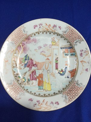 Lot 756 - A PAIR OF LATE 19TH CENTURY CHINESE PORCELAIN CIRCULAR PLATES