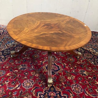 Lot 253 - A MAHOGANY CIRCULAR COFFEE TABLE