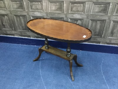 Lot 268 - A MAHOGANY OVAL OCCASIONAL TABLE