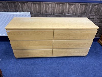 Lot 255 - A MODERN CHEST OF DRAWERS
