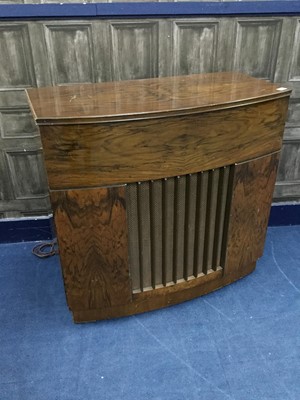 Lot 227 - A VINTAGE DECCA 103 WALNUT CASED RADIOGRAM