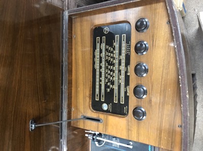 Lot 227 - A VINTAGE DECCA 103 WALNUT CASED RADIOGRAM