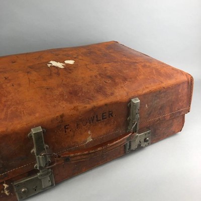 Lot 243 - A VINTAGE BROWN LEATHER SUITCASE