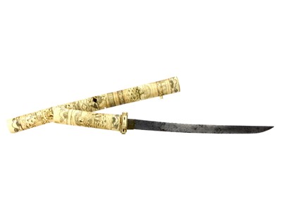 Lot 851 - AN EARLY 20TH CENTURY JAPANESE IVORY CASED SWORD