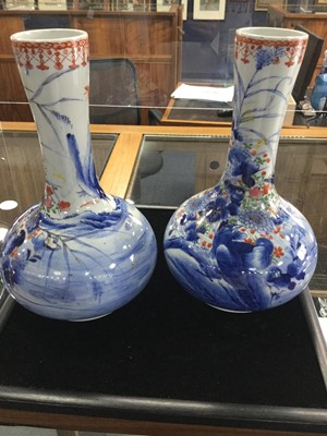 Lot 856 - A PAIR OF EARLY 20TH CENTURY JAPANESE VASES