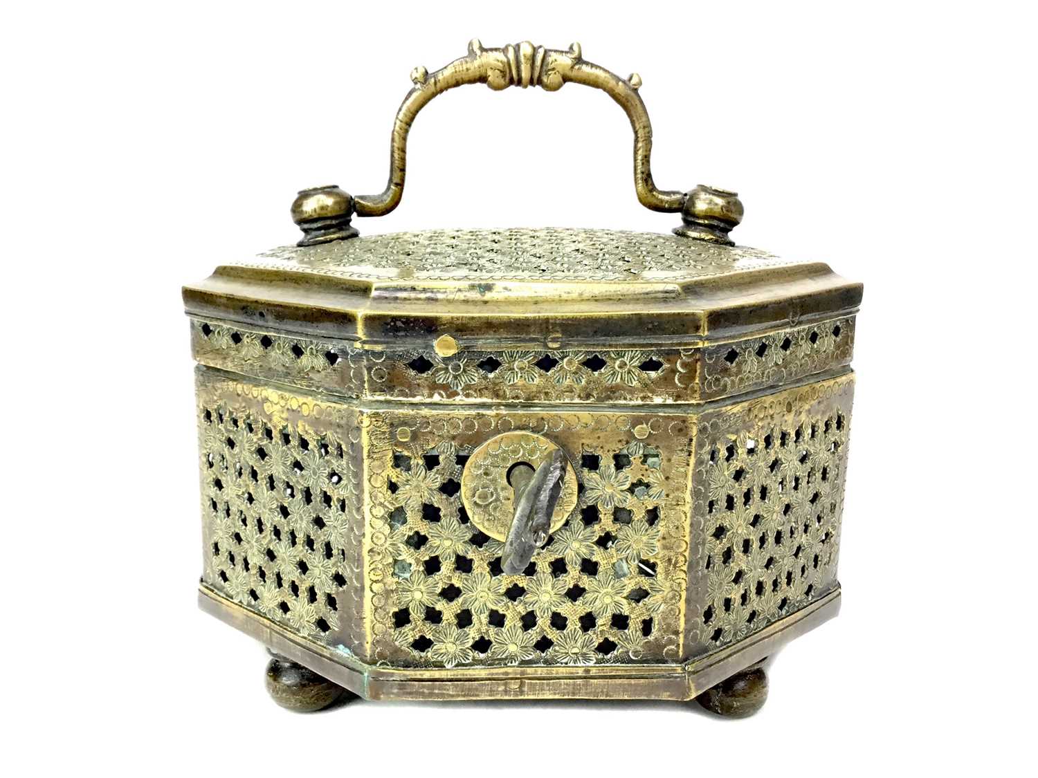 Lot 857 - AN EARLY 20TH CENTURY CHINESE BRASS CASKET
