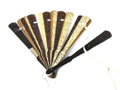 Lot 870 - AN EARLY 20TH CENTURY CHINESE FAN