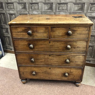 Lot 270 - AN EARLY VICTORIAN MAHOGANY CHEST OF DRAWERS