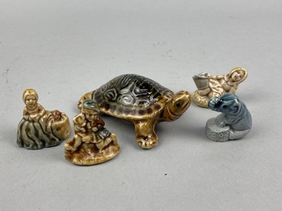 Lot 284 - A LOT OF WADE WHIMSIES