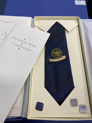 Lot 290 - A ROYAL MAIL COMMISSION TIE AND PIN SET ALONG WITH A DECANTER AND TUMBLER SETS