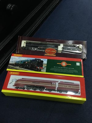 Lot 351 - A LOT OF HORNBY 00 GAUGE MODEL TRAINS