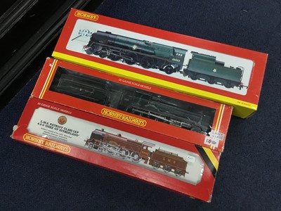 Lot 351 - A LOT OF HORNBY 00 GAUGE MODEL TRAINS