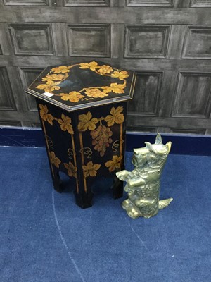 Lot 372 - A 20TH CENTURY HEXAGONAL INLAID COAL BIN AND A BRASS FIRE COMPANION