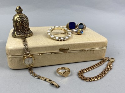 Lot 366 - A LOT OF COSTUME  JEWELLERY AND WATCHES