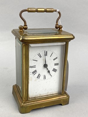 Lot 324 - AN EARLY 20TH CENTURY CARRIAGE CLOCK