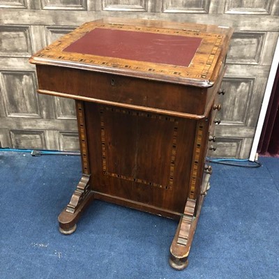 Lot 417 - A 20TH CENTURY MAHOGANY DAVENPORT DESK