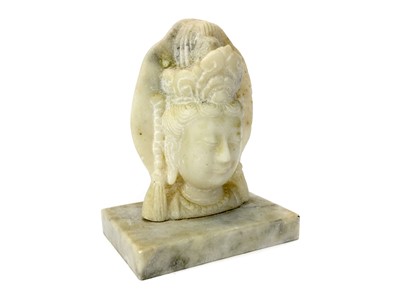 Lot 898 - A 20TH CENTURY ALABASTER BUST OF GUANYIN