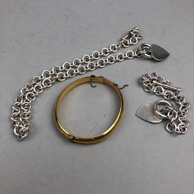 Lot 325 - A 20TH CENTURY WHITE METAL CHAIN AND BRACELET