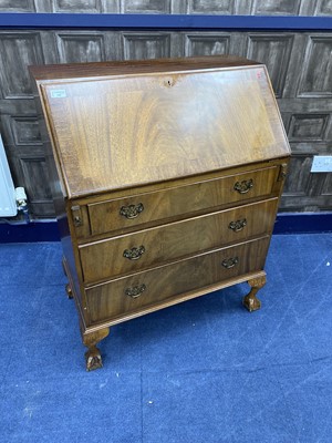 Lot 380 - A MAHOGANY REPRODUCTION BUREAU