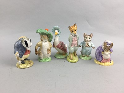 Lot 385 - A BESWICK BEATRIX POTTER'S 'PETER RABBIT' AND OTHER CERAMIC ANIMALS