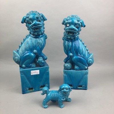 Lot 472 - A PAIR OF 20TH CENTURY CHINESE FOE DOGS AND A SMALLER FOE DOG