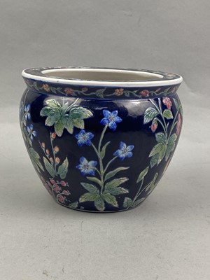 Lot 482 - A CHINESE PLANTER, WEDGWOOD BOWL AND OTHER CERAMICS