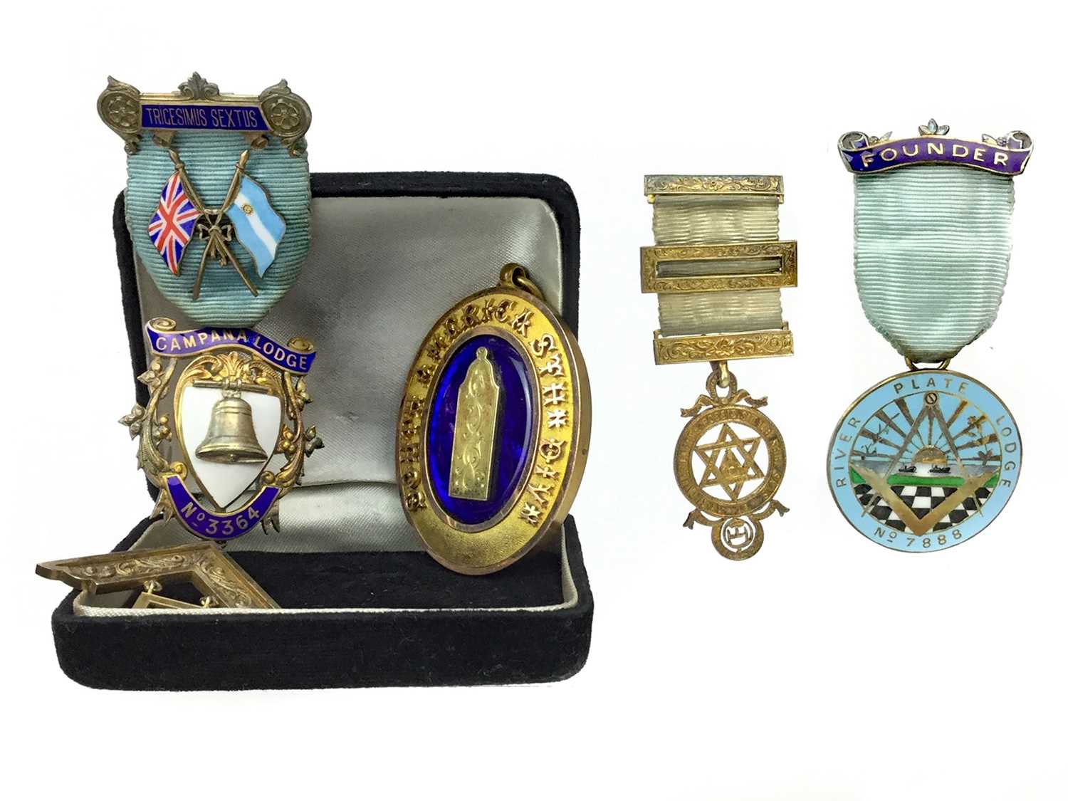 Lot 1314 - A COLLECTION OF SILVER GILT AND OTHER MASONIC JEWELS